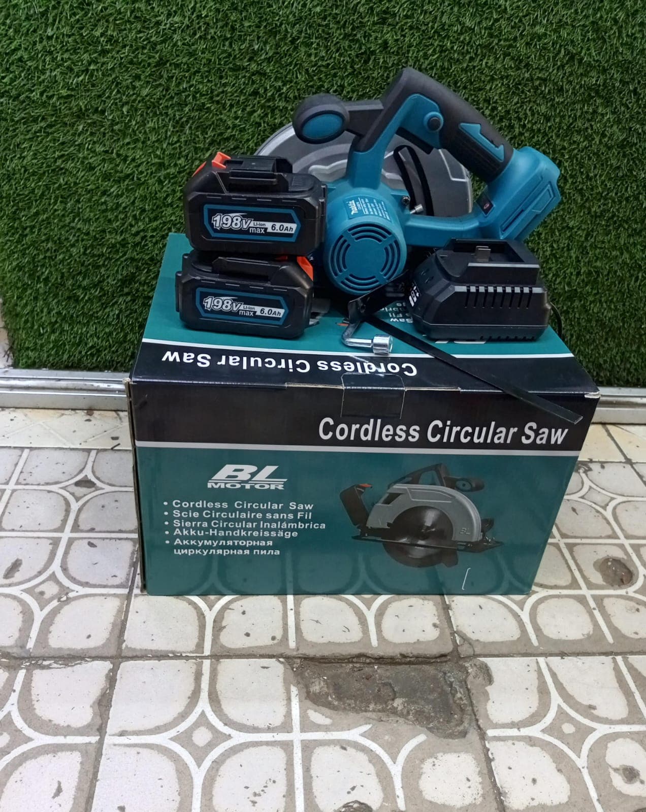 Makita Cordless Circular Saw (BL Motor, 198V)